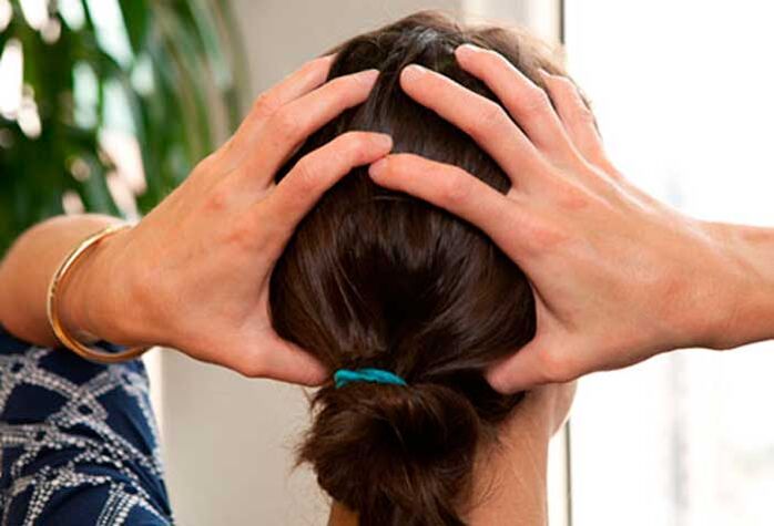 Massage de la tête avec ostéochondose cervicale